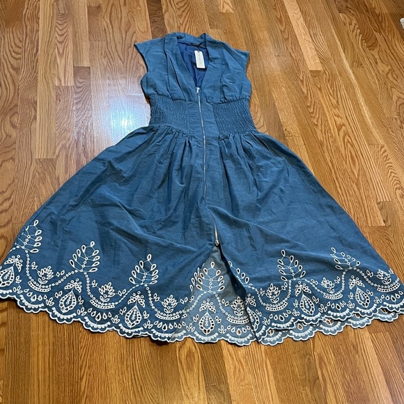 Anthropologie The Tommie Denim Eyelet Trim Dress Size Small NWT - Picture 9 of 16